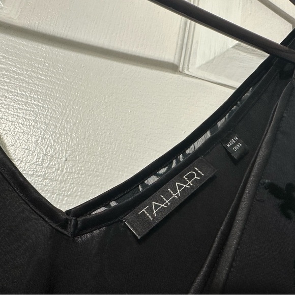 Tahari dress black and green velvet size unknown fits small - Picture 10 of 11